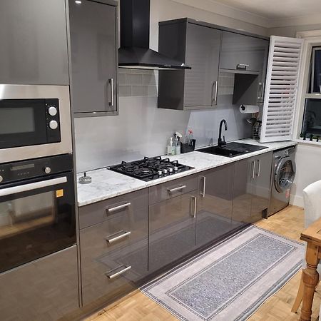 Parkview Apartment Eastbourne Bagian luar foto